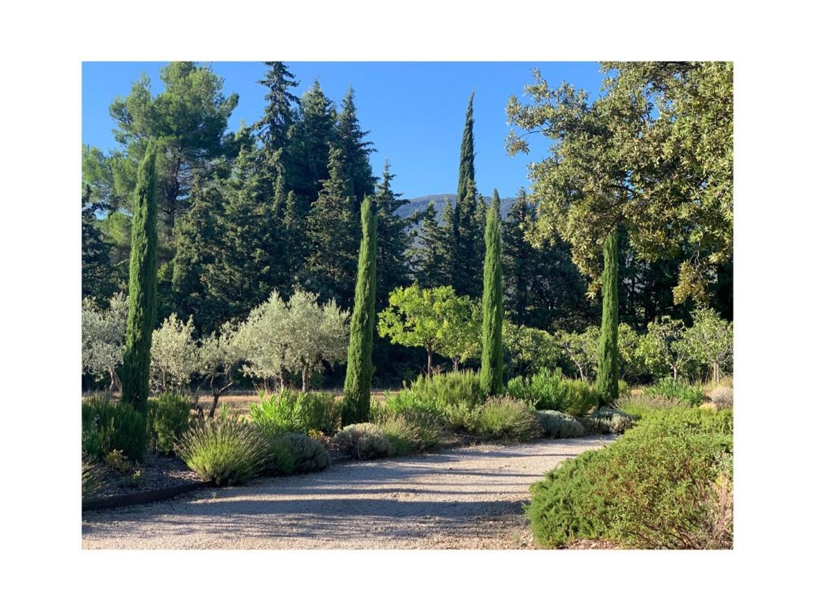 Bed and Breakfast Les Jardins De Sitaara Cucuron Exterior foto
