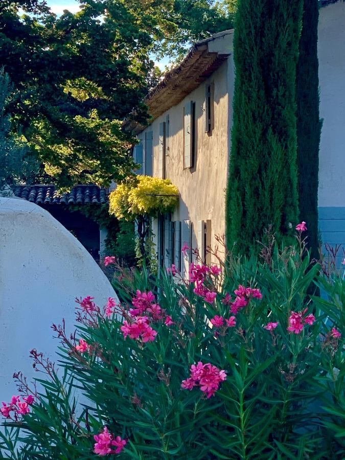 Bed and Breakfast Les Jardins De Sitaara Cucuron Exterior foto