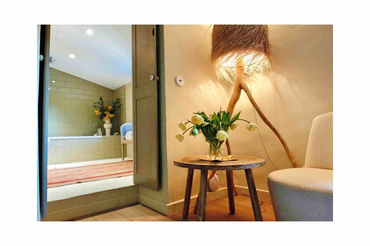 Bed and Breakfast Les Jardins De Sitaara Cucuron Exterior foto