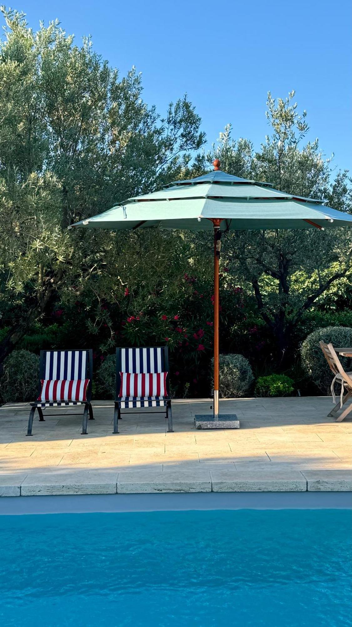 Bed and Breakfast Les Jardins De Sitaara Cucuron Exterior foto